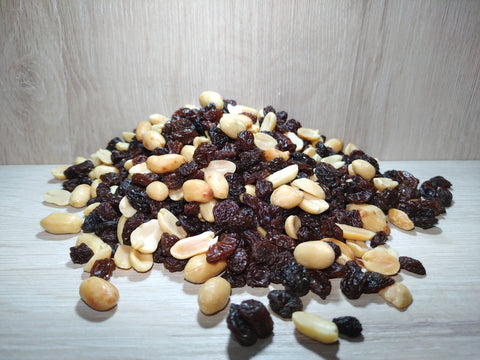 Peanuts And Raisins 100g